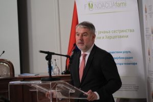 NOVI STANDARDI ZA MEDICINSKE SESTRE I TEHNIČARE: Šeranić najavio šta će se promijeniti u Srpskoj