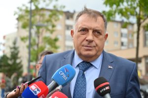 „ИЗГРАДИЛИ СМО ХРАМ ГЕНЕРАЦИЈАМА КОЈЕ ДОЛАЗЕ“: Додик о значају светиње на Палама (ФОТО)