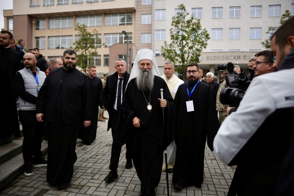 ISTORIJSKI DAN ZA PALE: Patrijarh Porfirije osveštao novi Hram Sabora Svetog arhangela Gavrila (FOTO)