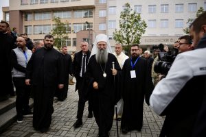 ИСТОРИЈСКИ ДАН ЗА ПАЛЕ: Патријарх Порфирије освештао нови Храм Сабора Светог архангела Гаврила (ФОТО)