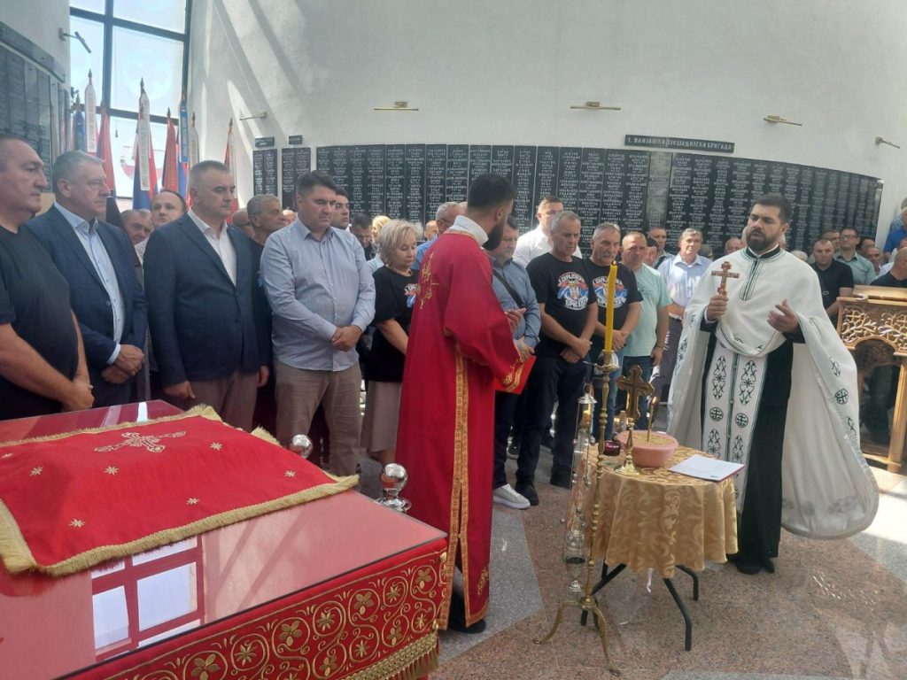 SJEĆANJE NA HEROJE TREĆE SARAJEVSKE BRIGADE: Služen parastos u crkvi na Veljinama (FOTO)