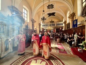 ПОМЕН ЗА РАТКА МЛАДИЋА У БУДИМПЕШТИ: Након литургије отврена књига жалости за генерала у Храму Светог Георгија