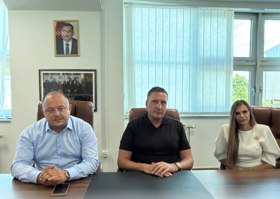JAVANA IZ ROGATICE PROŠLA TORTURU ZBOG OBJAVE NA DRUŠTVENIM MREŽAMA:Nedeljko Elek poručio da će dobiti stalni posao (FOTO)