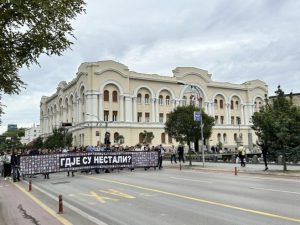 PORODICE JOŠ UVIJEK TRAGAJU ZA NAJMILIJIMA: U Banjaluci obilježen Dan nestalih i poginulih u Odbrambeno-otadžbinskom ratu Srpske (FOTO)