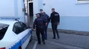 DROGU PROIZVODIO U KUĆI: Bilećanin optužen za šverc 5,2 kilograma marihuane