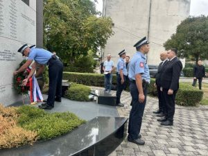 SJEĆANJE NA HEROJE: U Banjaluci položeni vijenci i služen parastos poginulim pripadnicima policije (FOTO)
