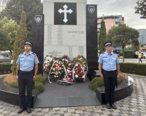 SJEĆANJE NA HEROJE: U Banjaluci položeni vijenci i služen parastos poginulim pripadnicima policije (FOTO)