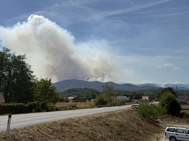 PROGLAŠENO STANJE ELEMENTARNE NEPOGODE: Bjesne šumski požari na području Teslića