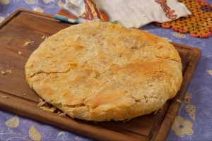 RECEPT KOJI OSVAJA NA PRVI ZALOGAJ: Evo kako da napravite šuškavi burek (VIDEO)