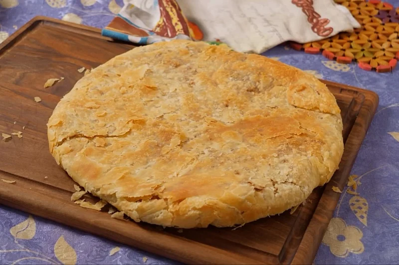 RECEPT KOJI OSVAJA NA PRVI ZALOGAJ: Evo kako da napravite šuškavi burek (VIDEO)