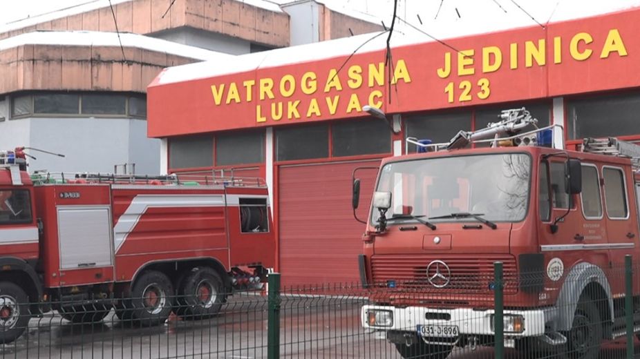 POŽAR U STARAČKOM DOMU U LUKAVCU: Gorjelo u trokrevetnoj sobi korisnika