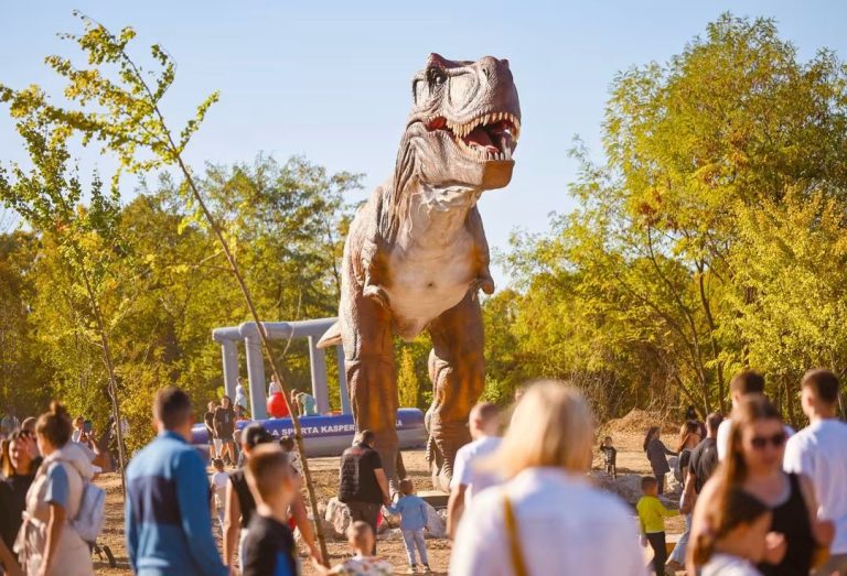 BANJALUKA DOBILA PRVI DINO PARK:  Nova rekreativna zona Krčmarice oduševila najmlađe (FOTO)