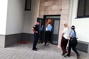 GAŽENJE AUTOM NA KONJSKIM TRKAMA: Žena optužena, dijete kupilo dokaze
