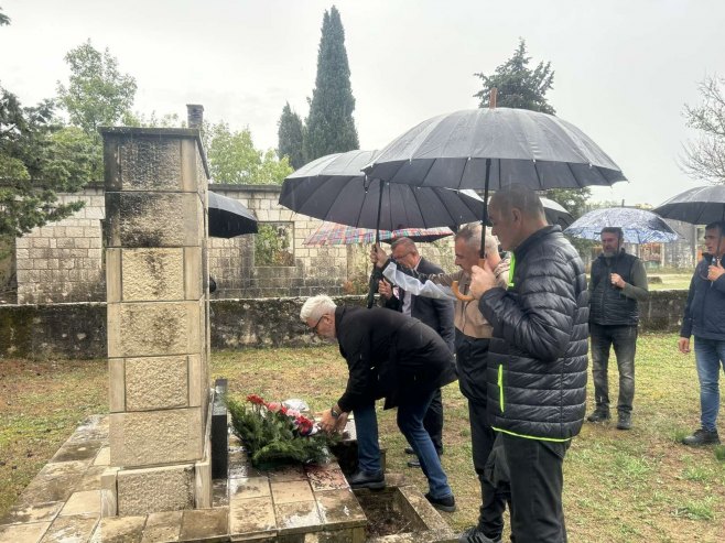 SJEĆANJE NA ŠEST HEROJA TREBINJSKE ŠUME: Služen parastos borcima VRS u selu Hum