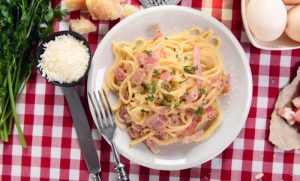 KAKO SE SPREMA ORIGINALNA KARBONARA? Italijani ne mogu da vide pavlaku za kuvanje