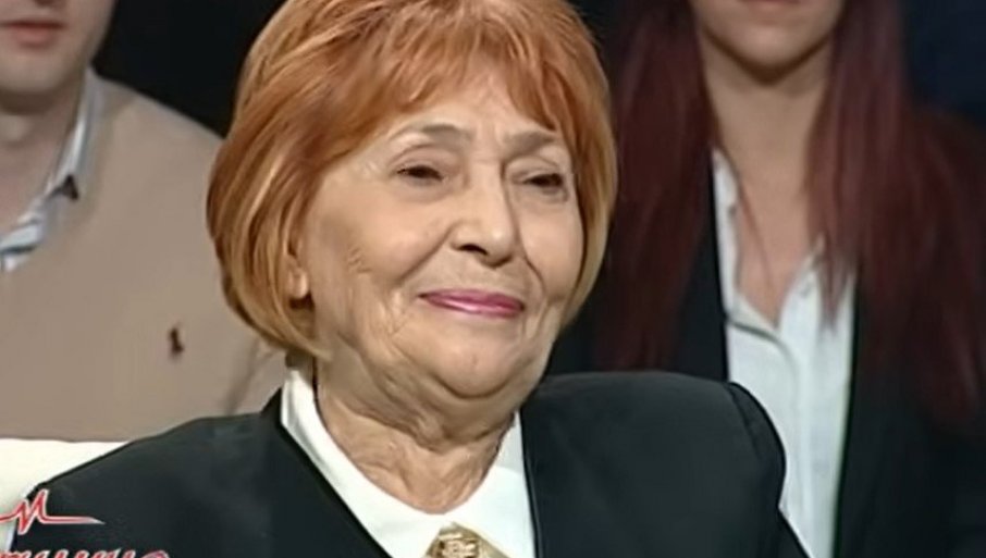 ЛИЦЕ УЛИЧНОГ ТЕРОРА НАД ЖЕНОМ ОД 82 ГОДИНЕ: Физички нападнута мајка Александра Вучића на сред улице