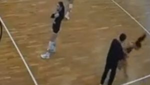 SKANDAL NAD SKANDALIMA:  Trener udario maloljetnu odbojkašicu (VIDEO)
