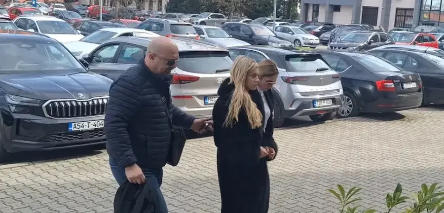 НОВАЦ ПРЕБАЦИВАЛА МУЖУ И КЋЕРКИ: Службеница ојадила банку за 480.000 КМ (ВИДЕО)