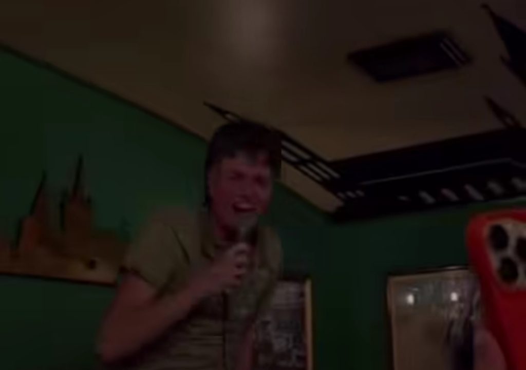 JAKOV JOZINOVIĆ PJEVA TOMPSONOVU PJESMU: Snimak usijao mreže (VIDEO)