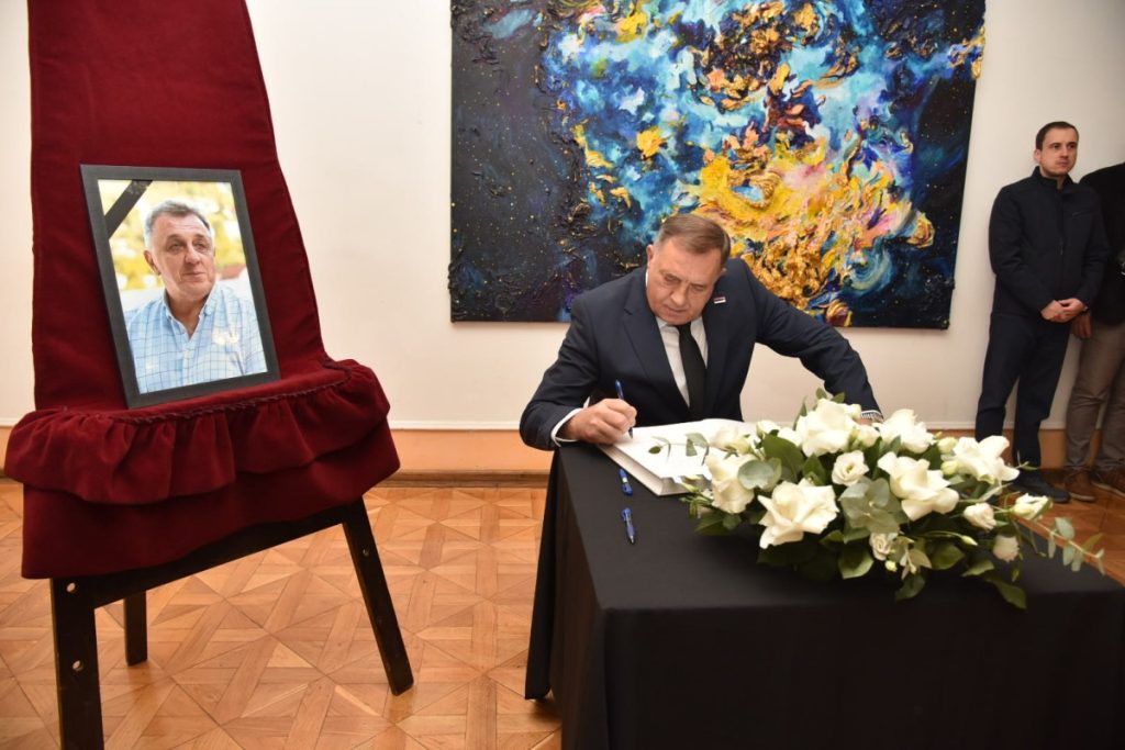 „ОН ЈЕ БИО МОЈ ПРИЈАТЕЉ“: Додик кроз сузе на комеморацији Горану Талићу
