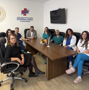 NOVA GENERACIJA LJEKARA U BOLNICI „SRBIJA“ U ISTOČNOM SARAJEVU: Četvoro dobilo specijalizacije, a dvoje nastavlja dalje stručno usavršavanje