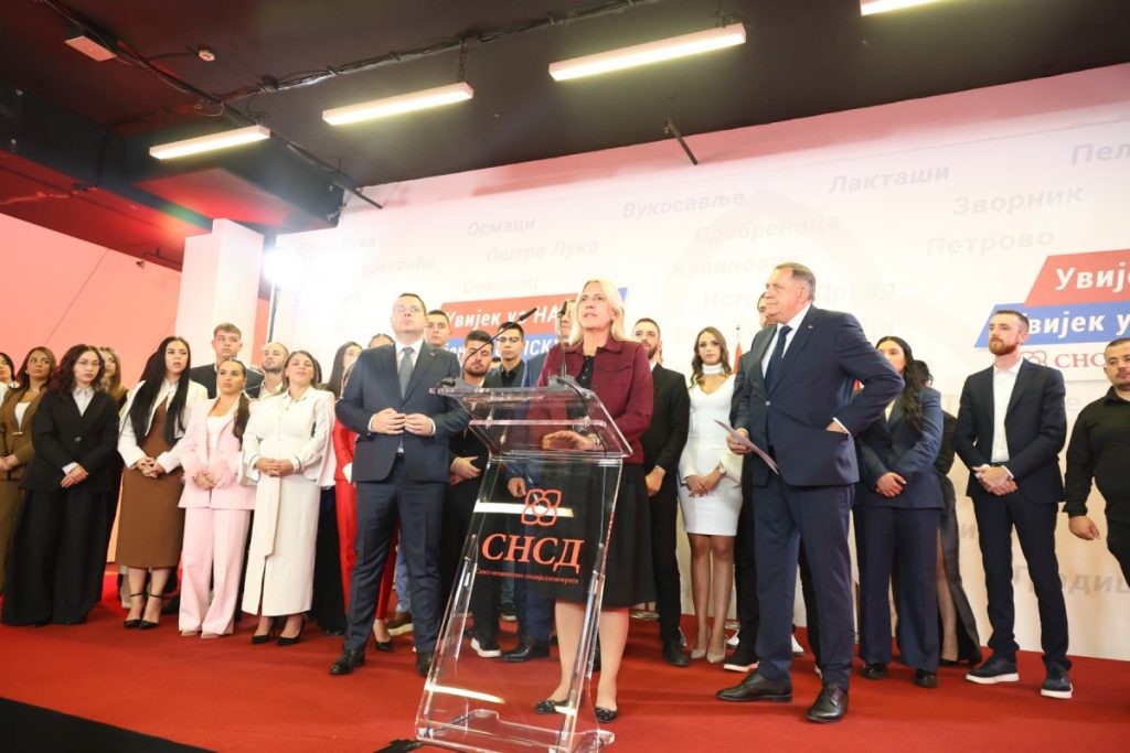 (UŽIVO) OPŠTI IZBORI U BiH: Dodik proglasio pobjedu na svim nivoima, slavlje u štabu SNSD-a (FOTO/VIDEO)