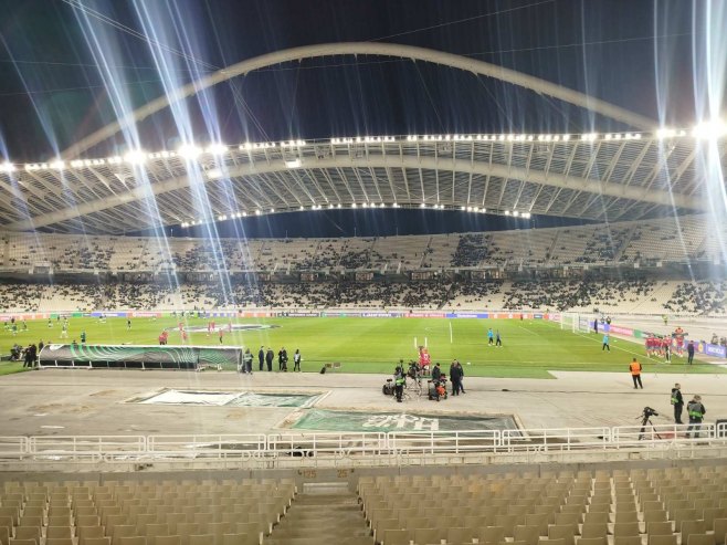 NAKON NEREDA U ATINI: Navijači Borca pušteni iz pritvora, ali moraju ostati u Grčkoj
