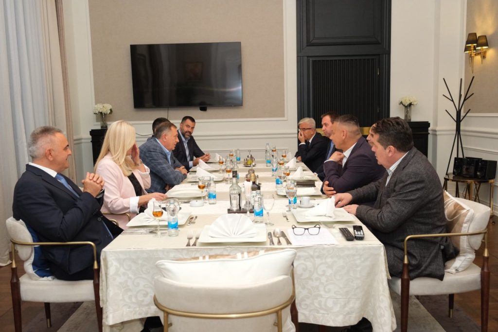 DODIK OKUPIO KOALICIJU: Birali smo teži put i ostvarili pobjedu (FOTO)