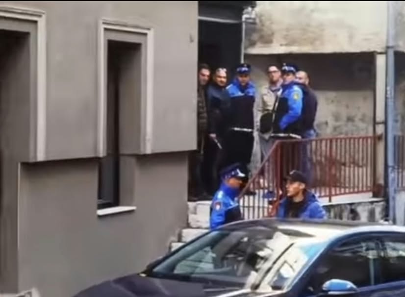 ВЕЛИКИ БРОЈ ПОЛИЦАЈАЦА НА МЈЕСТУ УБИСТВА ЖЕНЕ У САРАЈЕВУ: Увиђај у току (ВИДЕО)