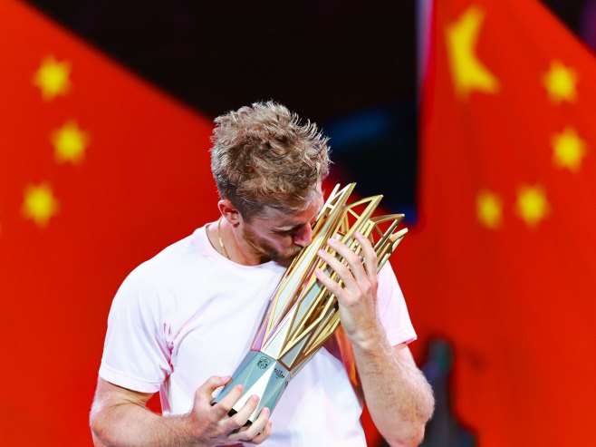 FOKINA OSVOJIO ŠANGAJ: Španski teniser pomogao Đokoviću u trcu za završni masters