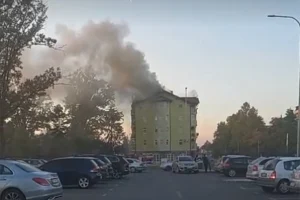 ПОЖАР НА ЗГРАДИ У СРПЦУ: Ватра захватила стан на посљедњем спрату (ВИДЕО)