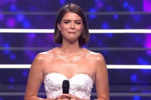 „СВЕ ШТО ПЈЕВАМ ИМА НЕКУ ПОРУКУ“: Кебина бивша снајка открила због чега се појавила у венчаници у „Звездама Гранда“