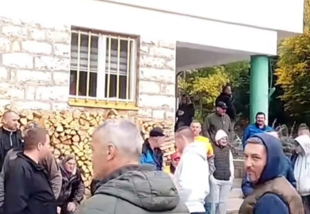 NEZADOVOLJNI PLATAMA I USLOVIMA RADA: Radnici u preduzeću „Sarajevo-šume“ stupili u štrajk (VIDEO)