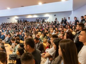 ДРИНА ЈЕ КИЧМА, А НЕ ГРАНИЦА: Јасна порука студената из Српске колегама из Србије