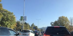 KOLAPS U U SAOBRAĆAJU KOD REBROVCA: Udes izazvao velike gužve, kolone vozila prema Audi servisu