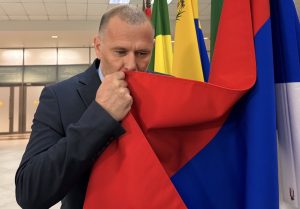 POČEO MEĐUNARODNI FORUM SPORTA U RUSIJI: Zastava Republike Srpske zavijorila se među zastavama zemalja učesnica